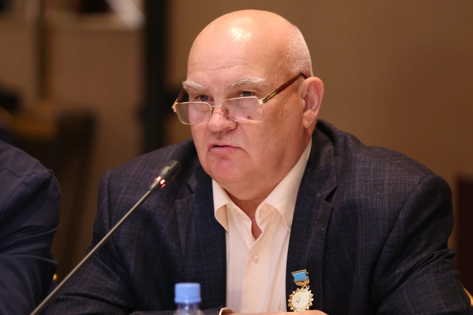 Новый роман Александра Лапина «Суперхан» может стать бестселлером!»