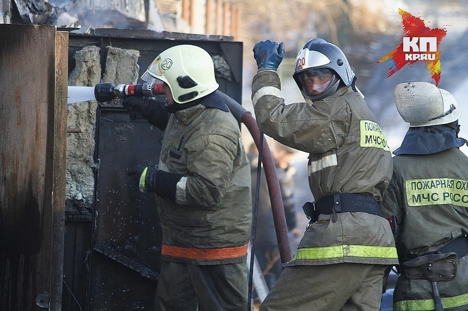 Спасатели потушили пожар в нежилом доме Фото: архив "КП"