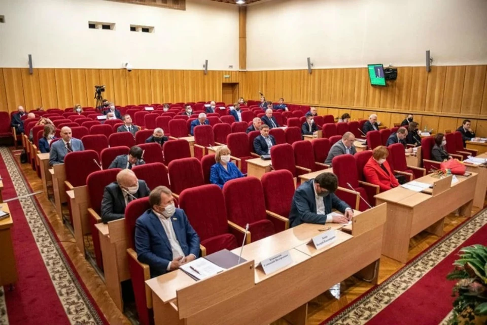 Сейчас в состав Законодательного Собрания входят 54 депутата. Фото: zsko.ru