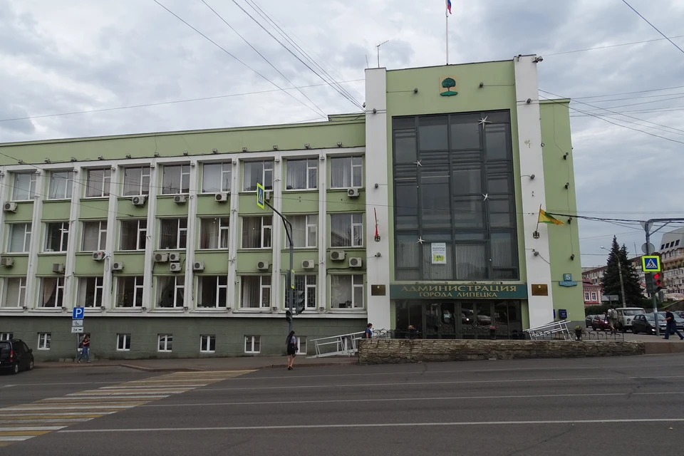 В мэрии Липецка обсудили дальнейшую судьбу цветочного рынка
