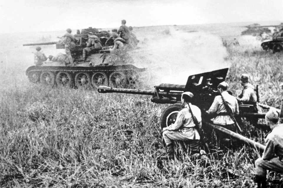 После Курской битвы немцев окончательно погнали на Запад, наступательная инициатива Третьего рейха была окончательно утеряна