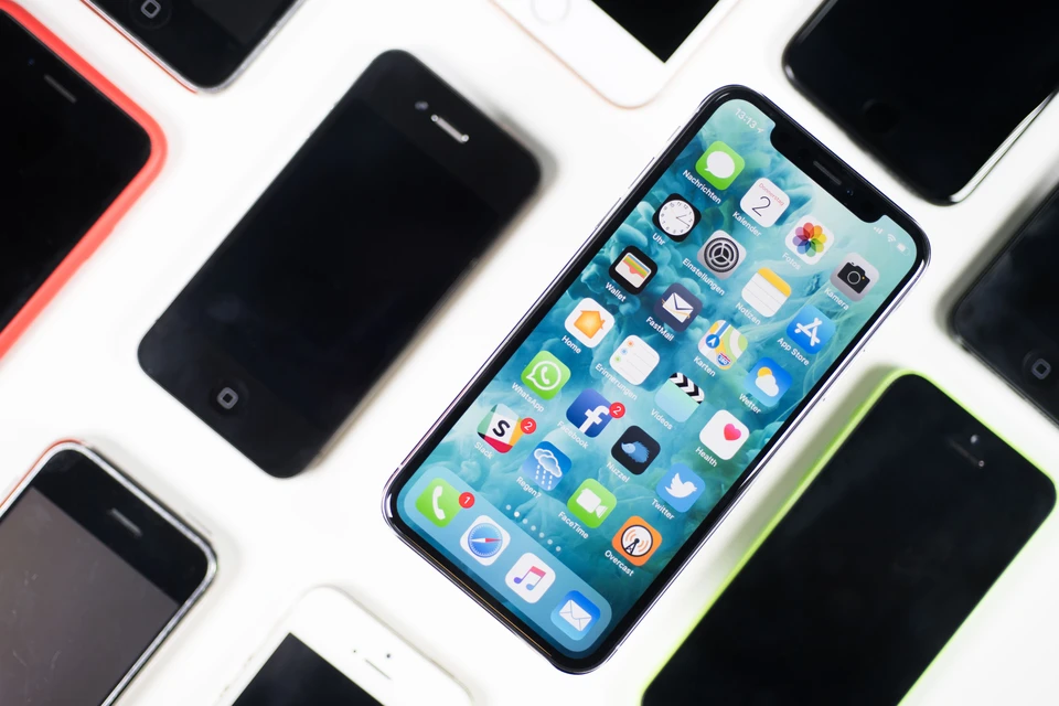 Флагманская модель - iPhone 12 Pro держит заряд в формате 4G 11 часов 24 минуты и в формате 5G 9 часов 6 минут