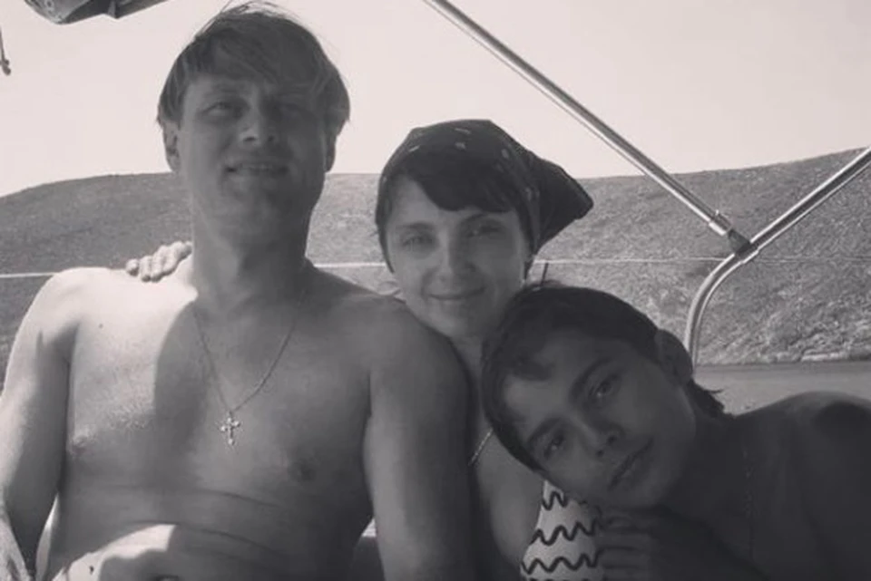 На этой фотографии из семейного архива Владимир Маругов с женой Татьяной и сыном. Фото: Инстаграм @tatiana_marugova