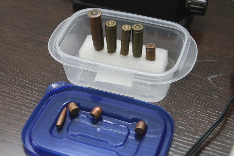 Во время обысков в доме стрелка нашли боеприпасы и оружие