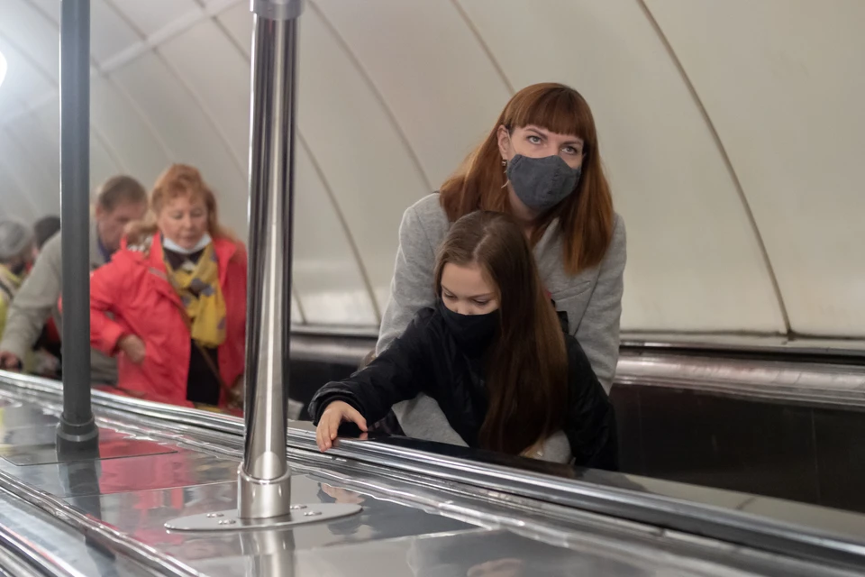Еще больше 1 тысячи человек заболели коронавирусом в Петербурге на 5 ноября