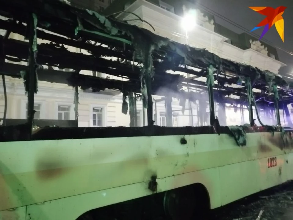 В центре Саратова загорелся трамвай