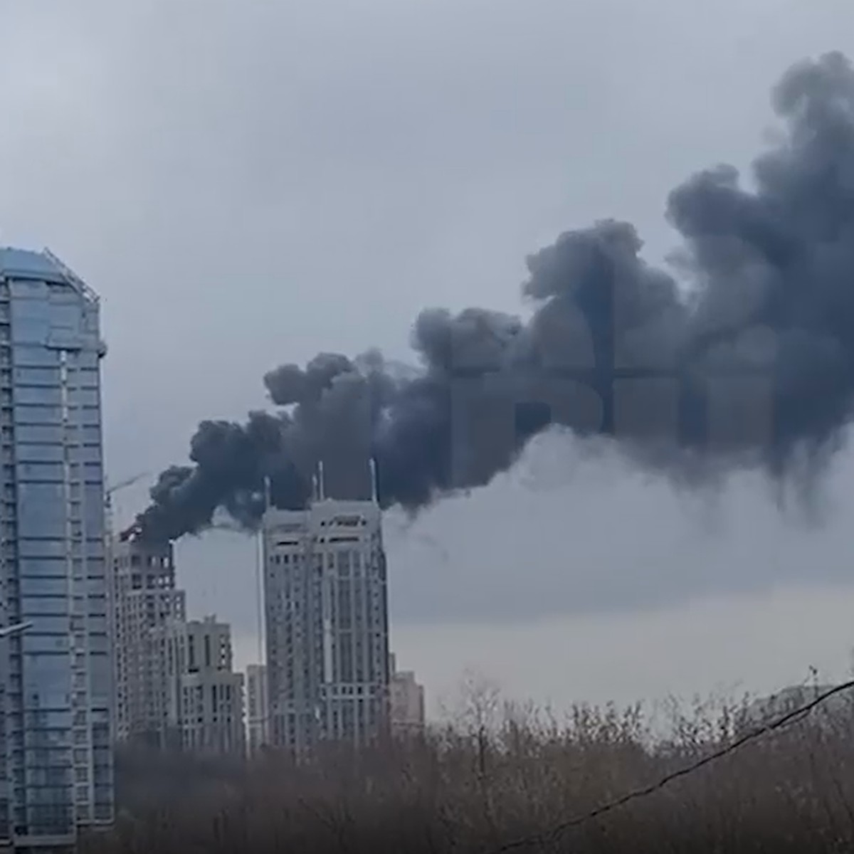 Пожар случился на стройке возле Славянского бульвара в Москве - KP.RU