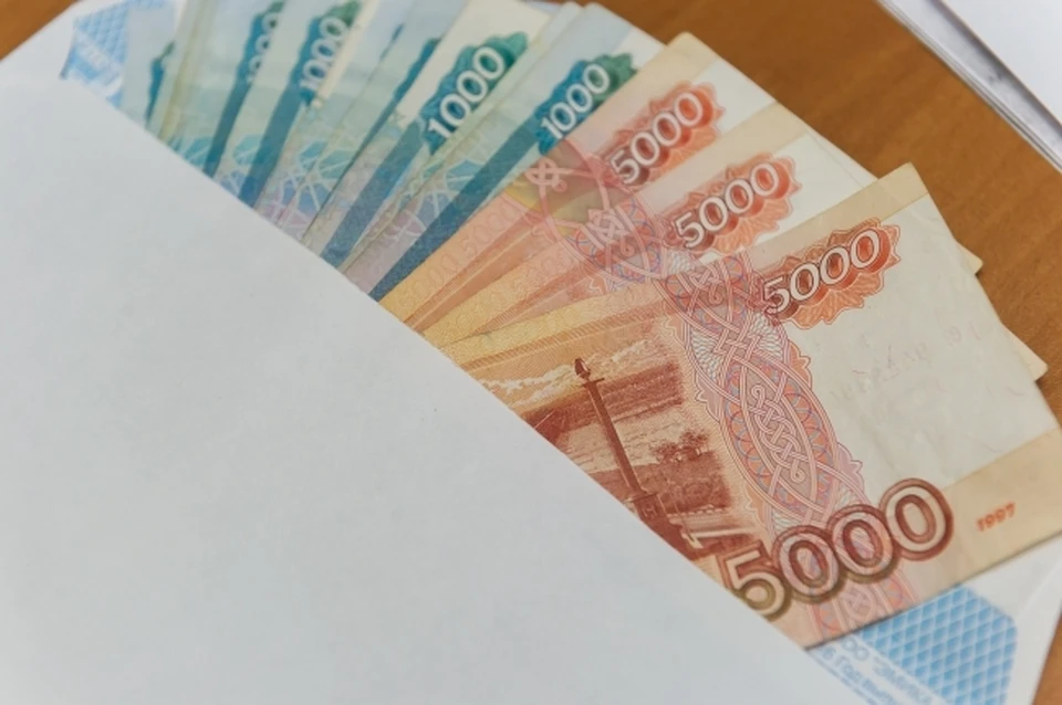 В Крыму банда полицейских и бизнесменов нелегально оформляла паспорта иностранцам.