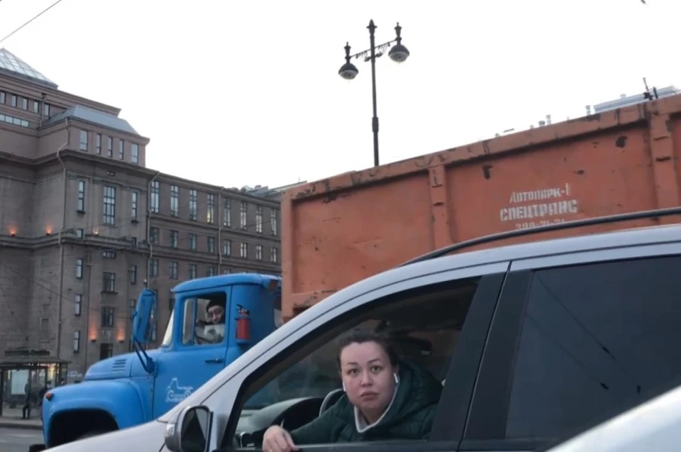 Водитель автомобиля утверждает, что за рулем иномарки была дочка известного актера Фото: ДТП и ЧП Петербурга