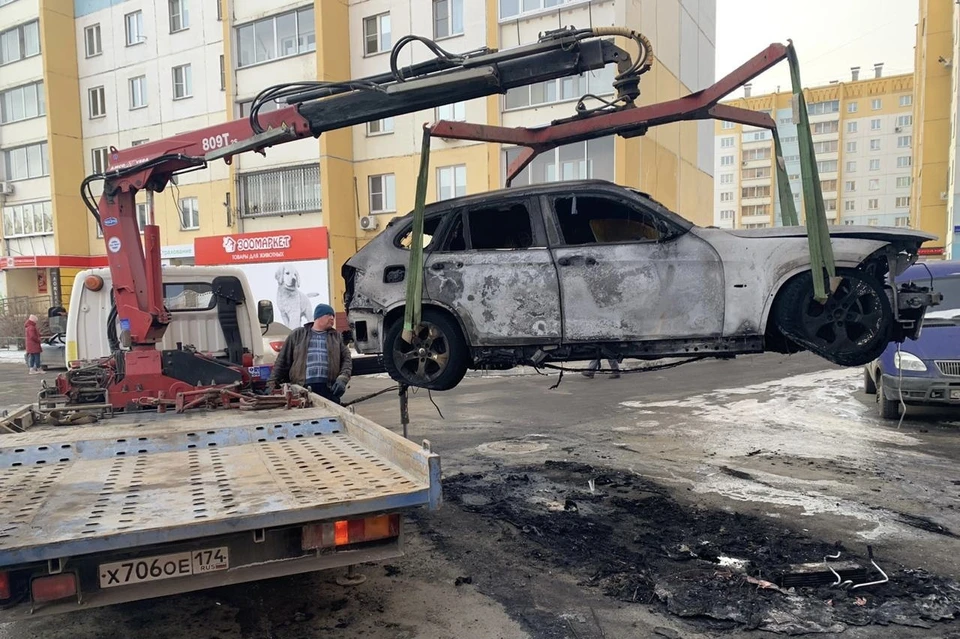 Двое неизвестных подожгли автомобиль журналиста. Фото: прокуратура Челябинской области
