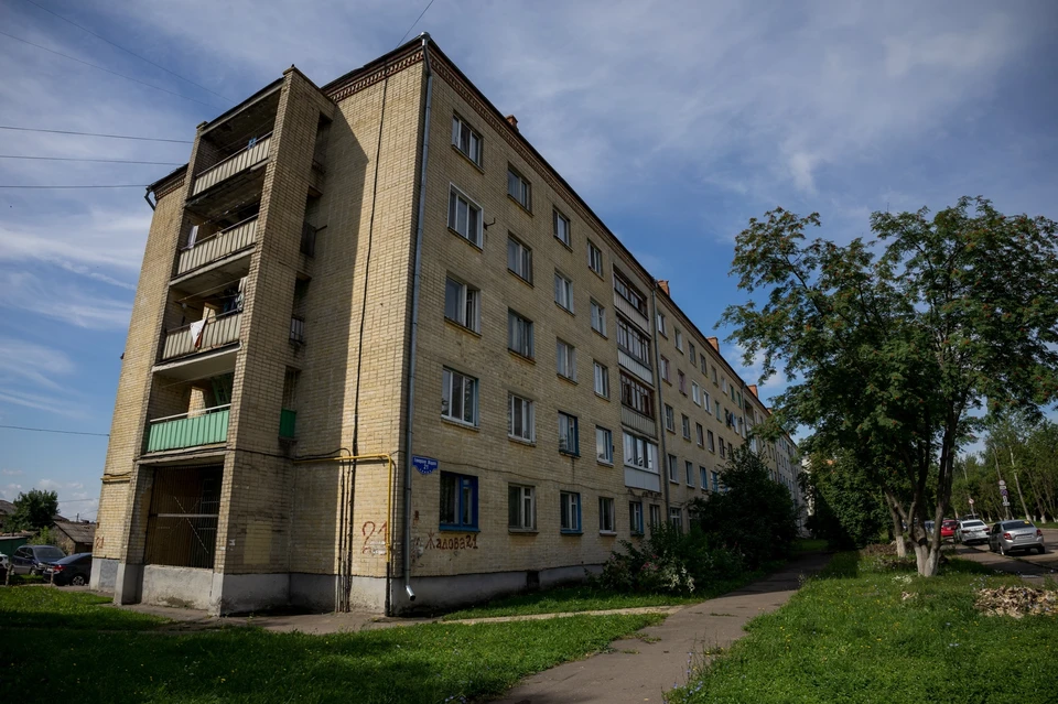 Орловский капремонт: в конце года продолжается ремонт лифтов, крыш и фасадов