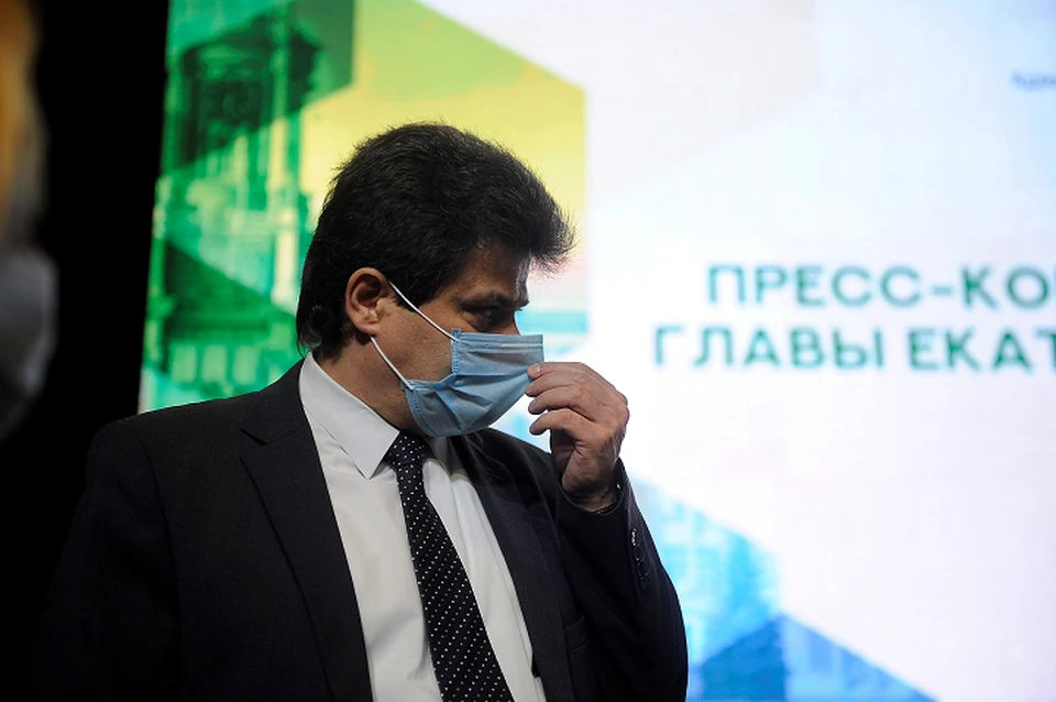 Также губернатор ответил, что любое кадровое решение должно быть закреплено документально
