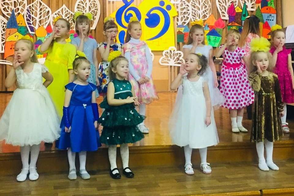 Ученики детских школ искусств подготовили видеоконцерты, посвященные мамам. Фото: admkirov.ru