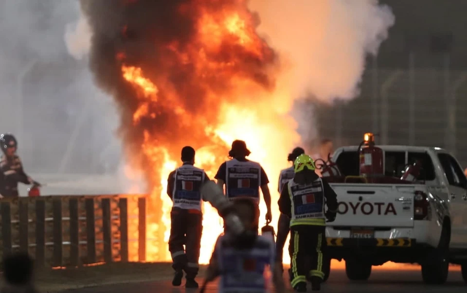 Гран-при «Формулы-1» остановлена из-за взрыва болида