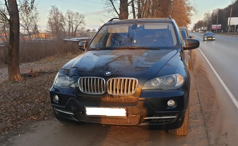 Житель Тульской области по долгам заплатил своим BMW X5