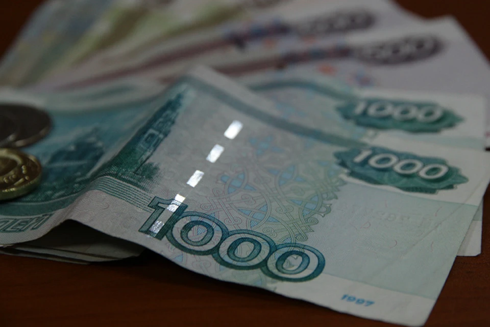 Житель Иркутска отсудил 100 000 рублей после падения на скользкой лестнице