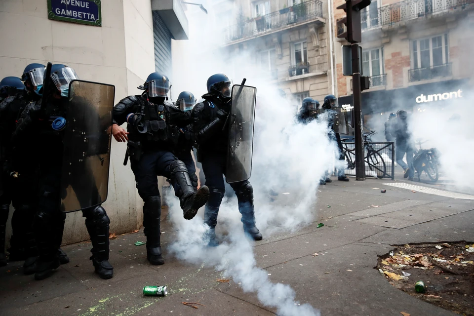 В Париже проходит акция протеста против закона о «глобальной безопасности»