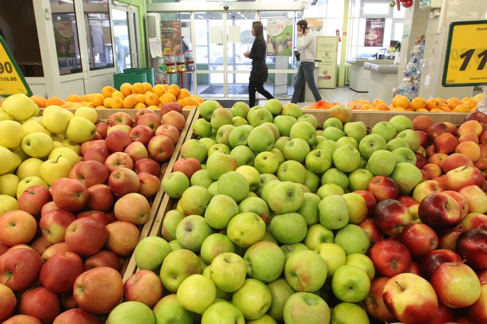 Россельхознадзор запретит импорт в Россию томатов и яблок из Азербайджана