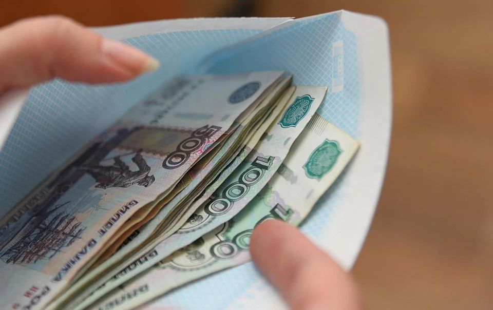 Бывшая руководительница колледжа получала зарплату за счет людей, которые лишь числились, но не работали в учреждении.