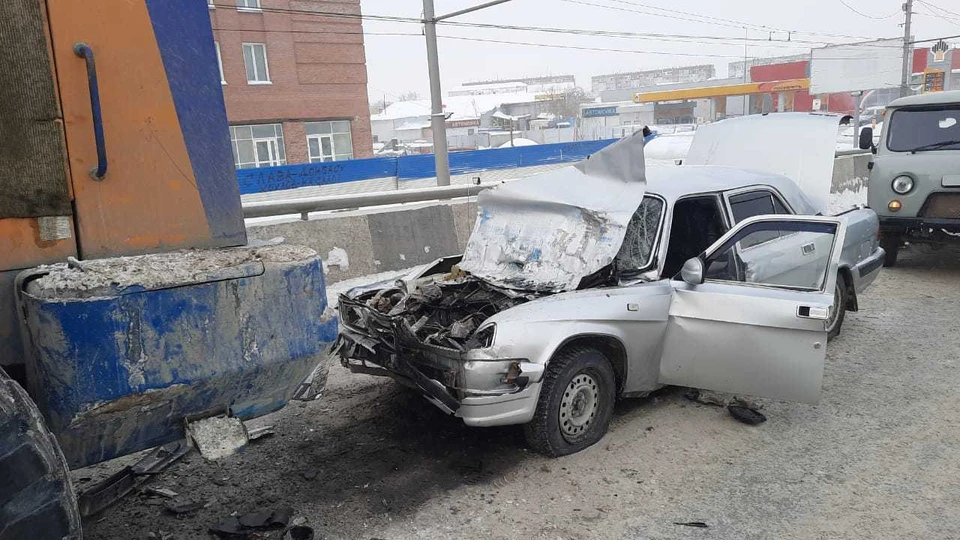 Водитель "Волги" погиб в аварии. Фото: ГИБДД по Новосибирску.