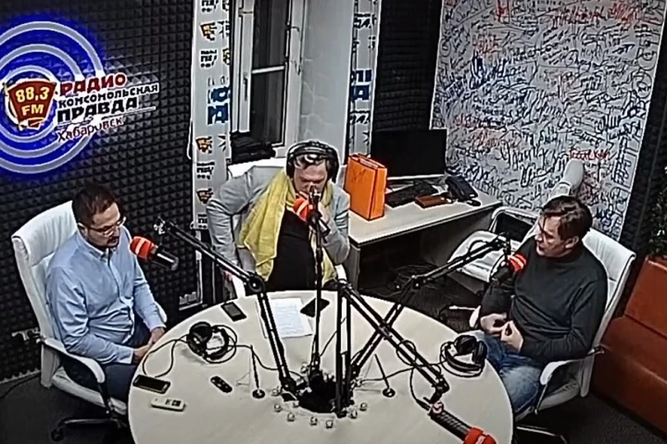 Авторская программа Игоря Глухова проходит еженедельно. Скриншот видео прямого эфира