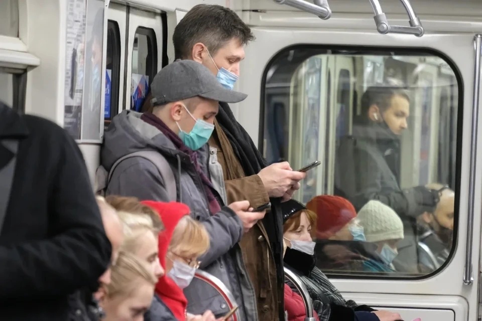 Петербуржцев предупредили об изменении графика работы двух станций метро.