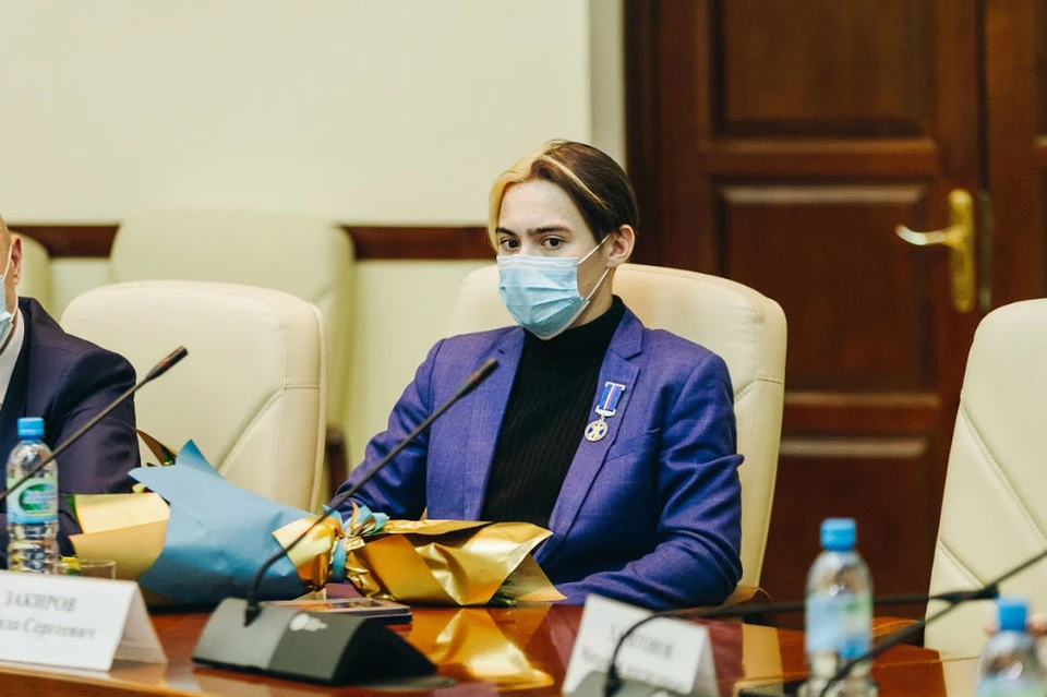 Данила Закиров получил медаль Совета Федерации. Фото: сайт правительства Бурятии.
