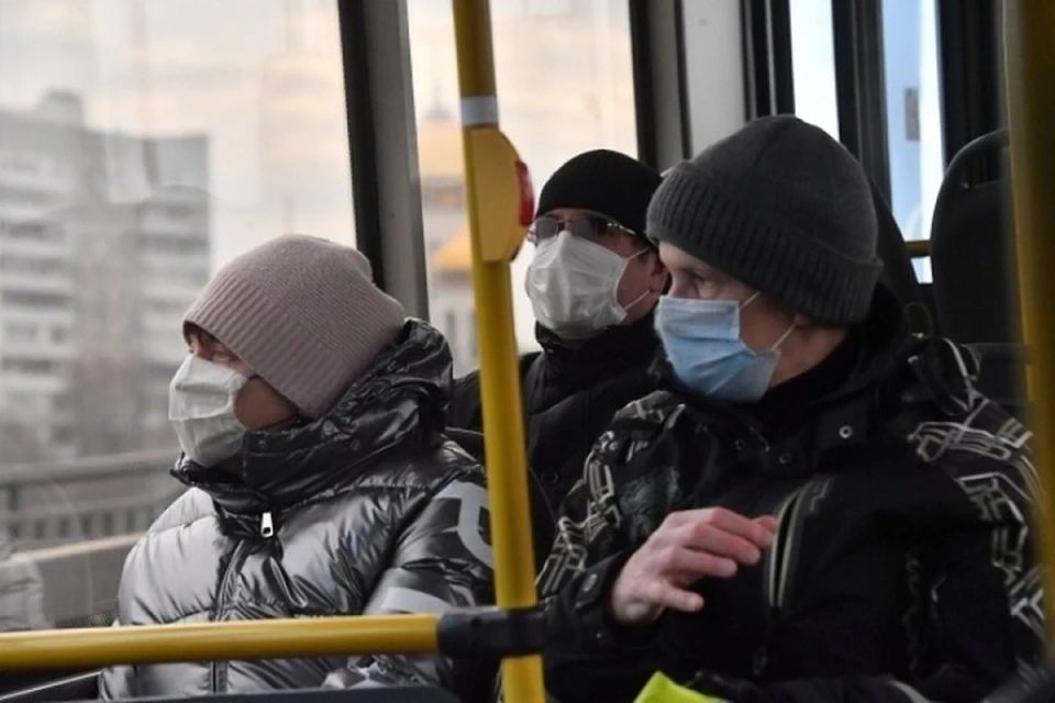 Сейчас проезд в городском автобусе за наличные стоит 25 рублей.