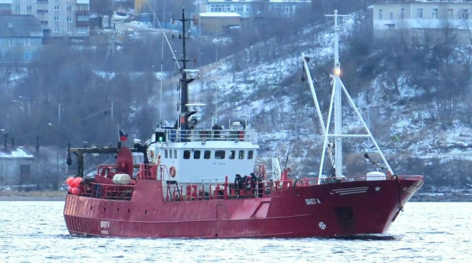 В Баренцевом море затонуло судно "Онега" с 19 рыбаками на борту