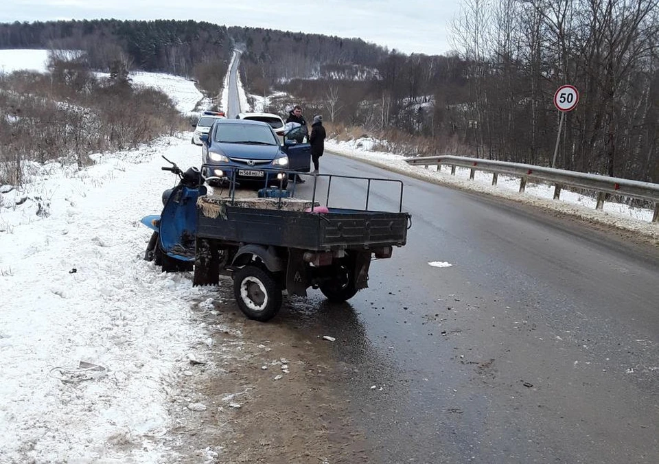 «Бесправный» водитель мотороллера в Тульской области улетел в кювет