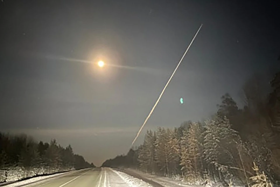 Таинственный объект запечатлели в небе над Иркутской областью. Фото: Алексей Тупицын.