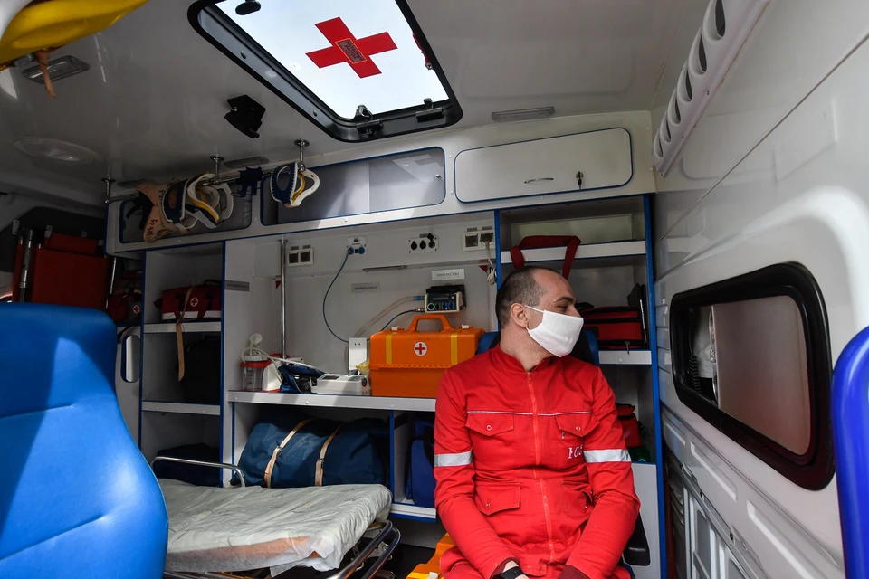 Школьницу отвезли в больницу на "скорой помощи"