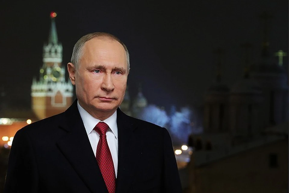 Новый год - семейный праздник, и поздравляя страну с ним, президент сравнил всех жителей России с единой семьей. Фото: Михаил Климентьев/ТАСС