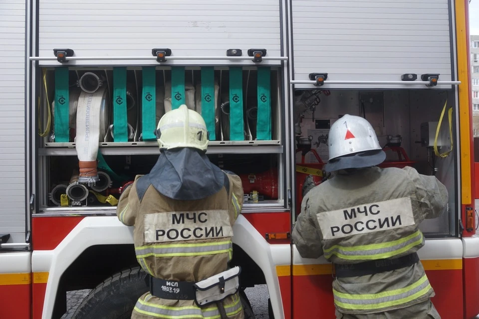 Пожарные выезжали в ТЦ "Мега" из-за срабатывания пожарной сигнализации