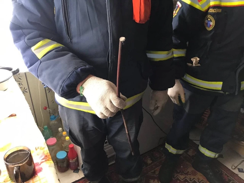 Спасатели помогли напоровшемуся на арматуру мужчине