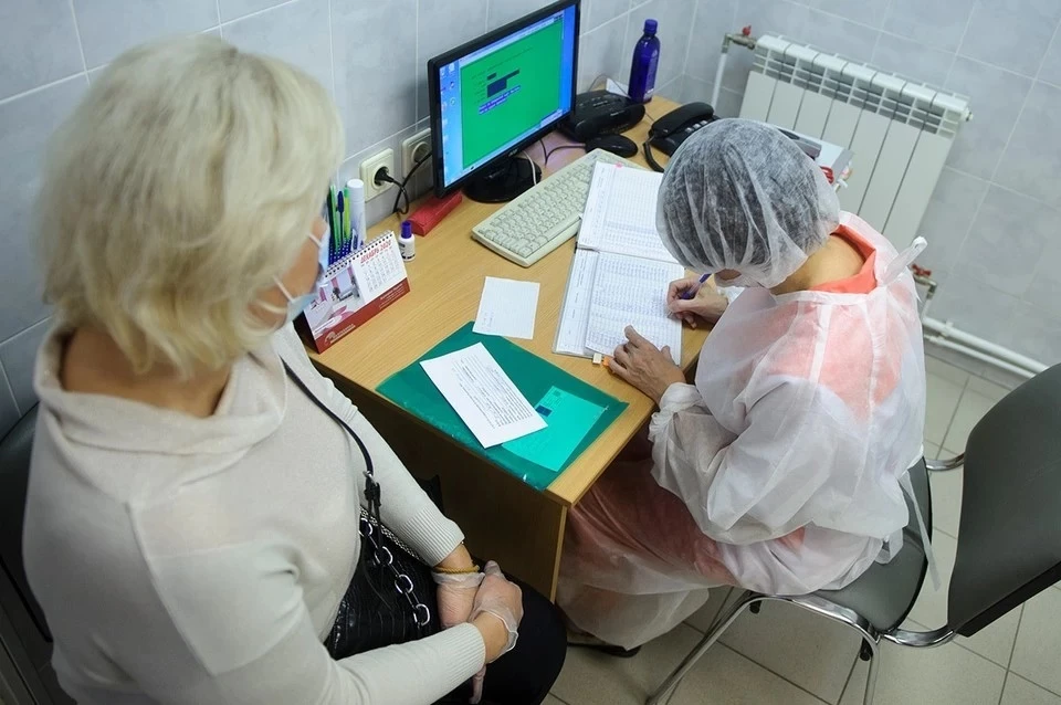 Медики Приморья продолжают борьбу с COVID-19 и в 2021 году.
