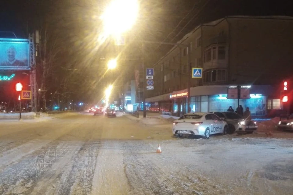В Новосибирске произошло ДТП, в котором пострадали два подростка. Фото: Гоставтоинспекция по Новосибирску