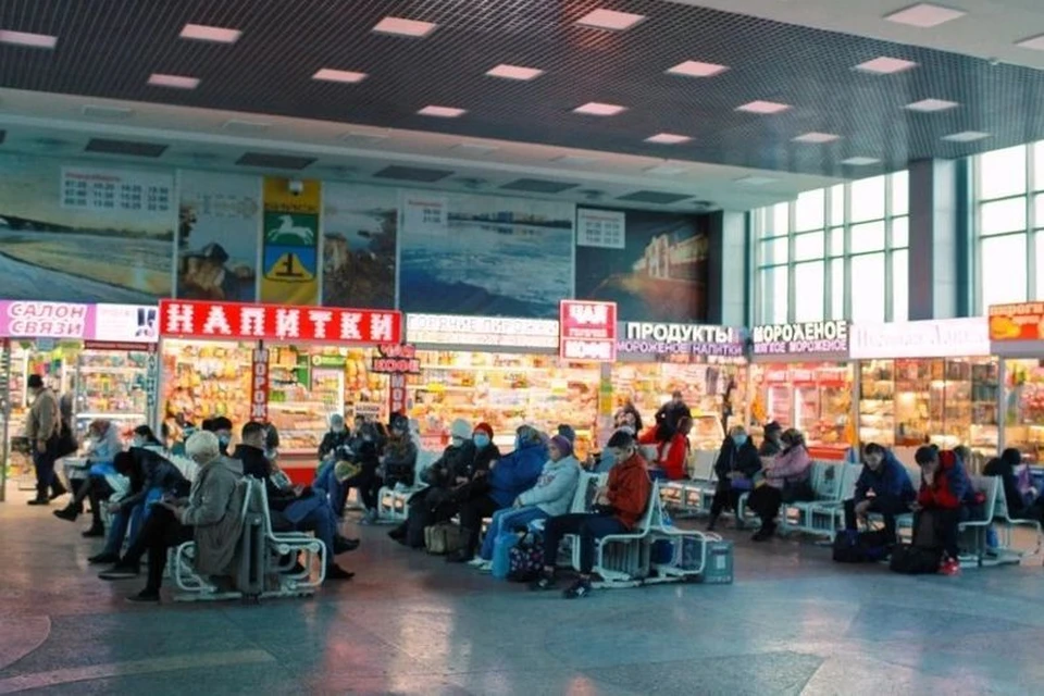 Автовокзал бийск. Магазины+на+вокзале+в+Бийске. ТЦ на вокзале Бийск. Бийские платформы автовокзала.