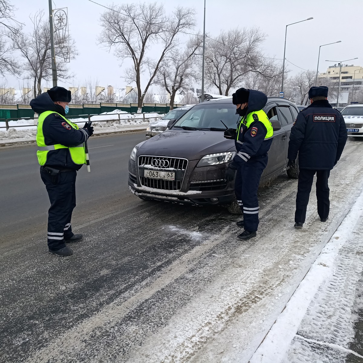 Это плохие люди номера скрывают, а я – хороший»: чем самарские водители  объясняют снежки на месте букв и цифр - KP.RU