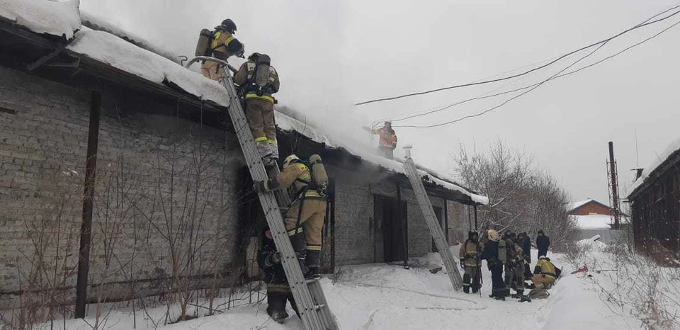 В Ижевске горел склад на Пойме