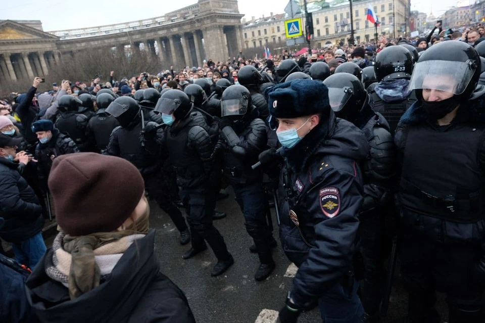 Полицейские проводили задержания во время акций протеста