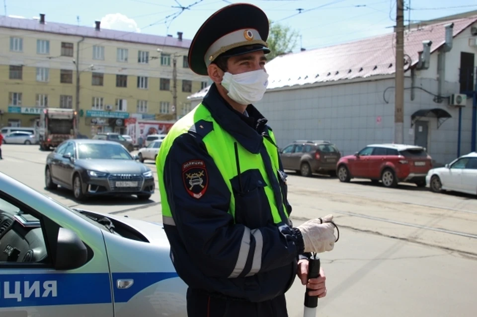 Сотрудники полиции выясняют детали аварии.