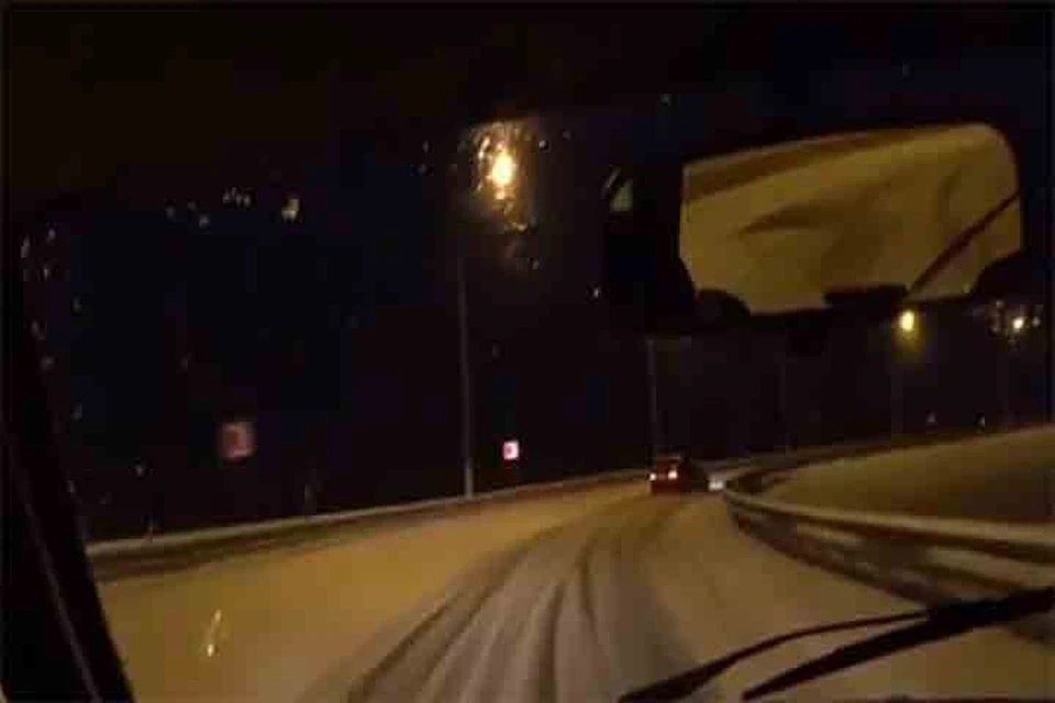 В Смоленске автомобилист разбил машину во время неудачного дрифта. Фото: «drive2_smolensk» соцсети ВКонтакте.