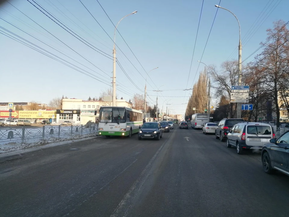 Пенсионерка не удержалась на ногах, когда автобус тронулся от остановки
