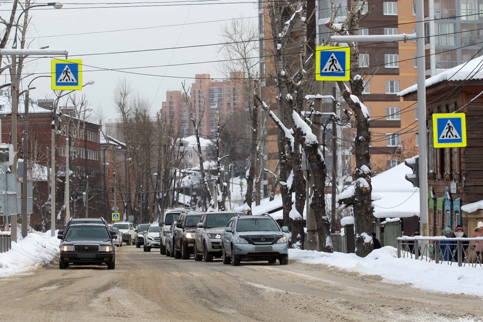 Жителей Иркутска просят не парковать автомобили на центральных улицах по ночам