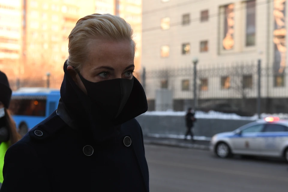 Адвокат Юлии Навальной опроверг информацию о ее вылете в Германию.