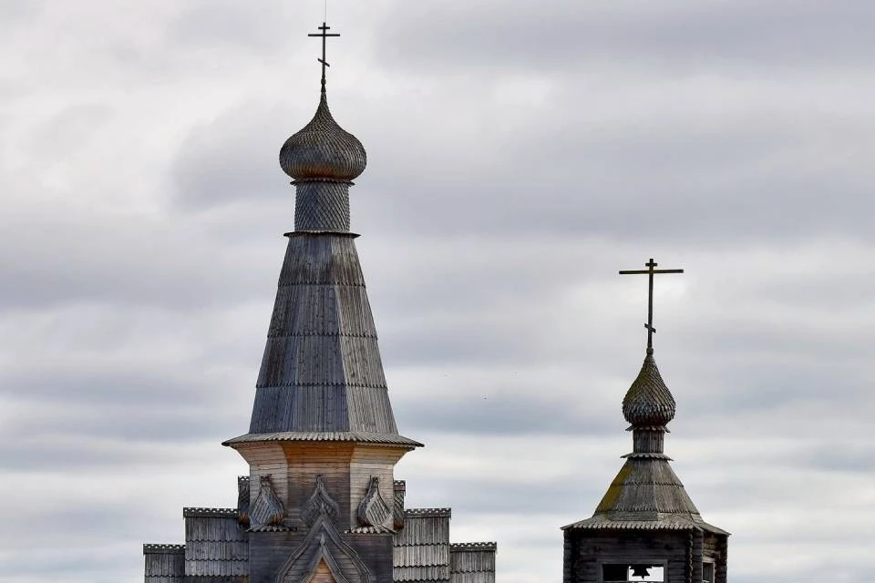 Две церкви в Варзуге включены в реестр культурного наследия.