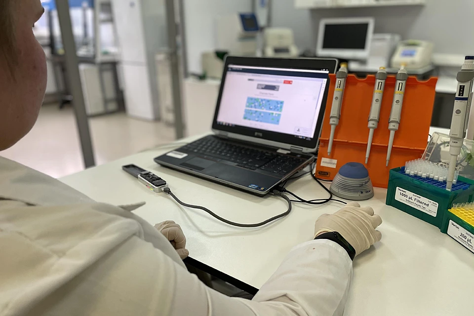 Разработка стартапа ФИОП РОСНАНО поможет контролировать распространение каждого штамма коронавируса. Фото: Пресс-служба "ТехноСпарка"