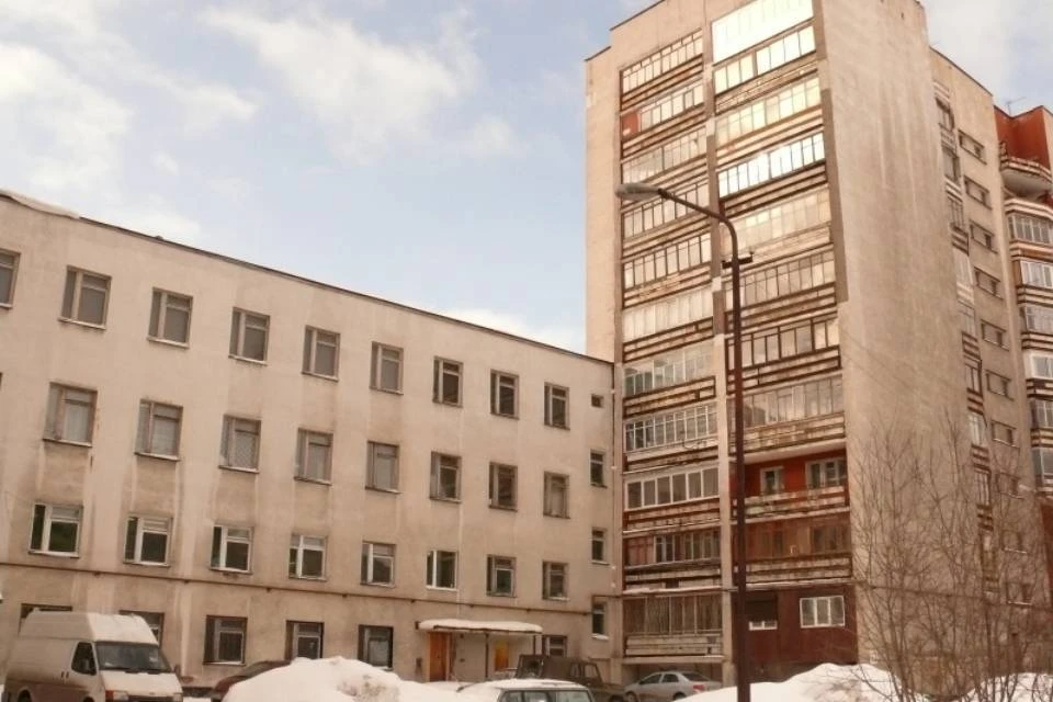 Изначально дом на проспекте Кольский, 42 хотели сносить. Фото: "Северпост"