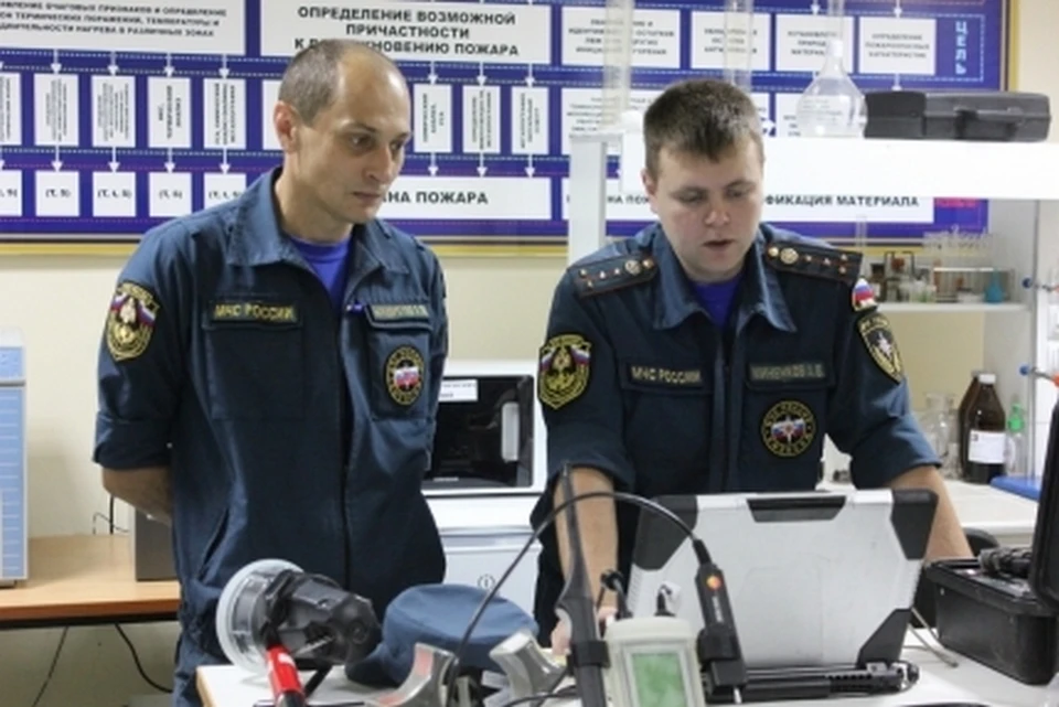 Пожар тушили десять человек и четыре единицы техники